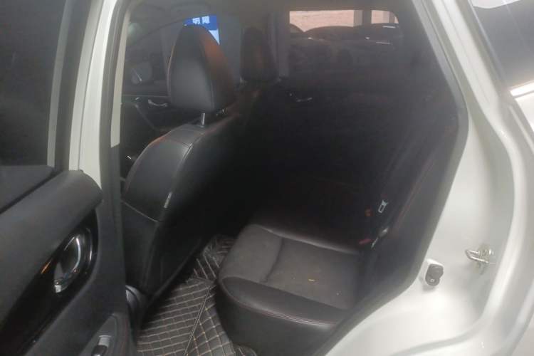 Used Nissan Qashqai 2017 2.0L CVT Smart Enjoyment Version China VI Standard Left Rear Seat