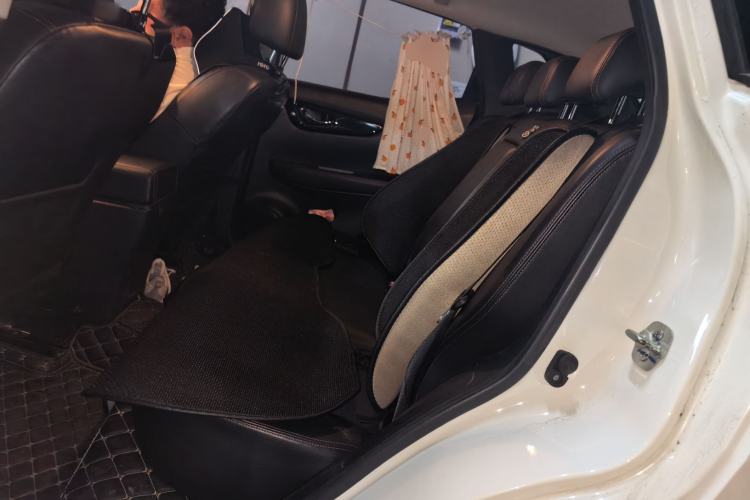 Used Nissan Qashqai 2017 2.0L CVT Smart Enjoyment Version China VI Standard Left Rear Seat