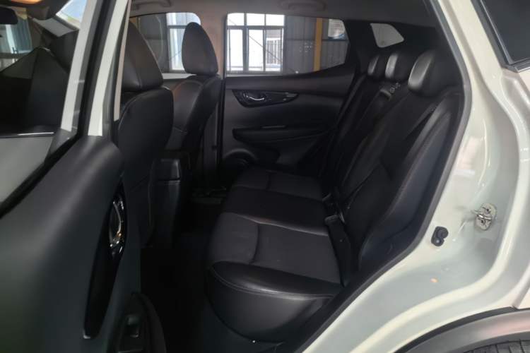 Used Nissan Qashqai 2017 2.0L CVT Smart Enjoyment Version China V Standard Left Rear Seat