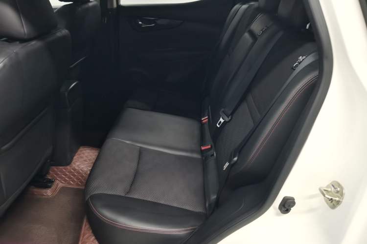 Used Nissan Qashqai 2017 2.0L CVT Luxury Edition China V Standard Left Rear Seat