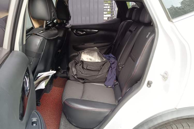 Used Nissan Qashqai 2017 2.0L CVT Smart Enjoyment Version China VI Standard Left Rear Seat