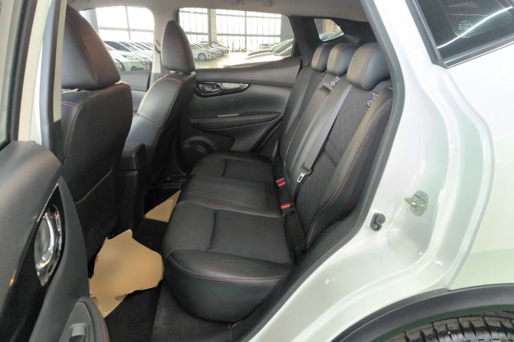 Used Nissan Qashqai 2017 2.0L CVT Smart Enjoyment Version China V Standard Left Rear Seat