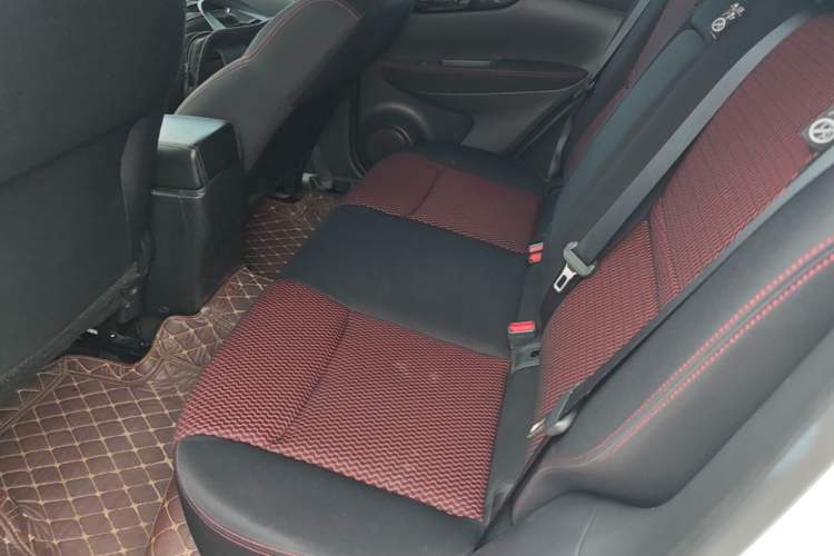 Used Nissan Qashqai 2017 2.0L CVT Elite Edition China V Standard Left Rear Seat