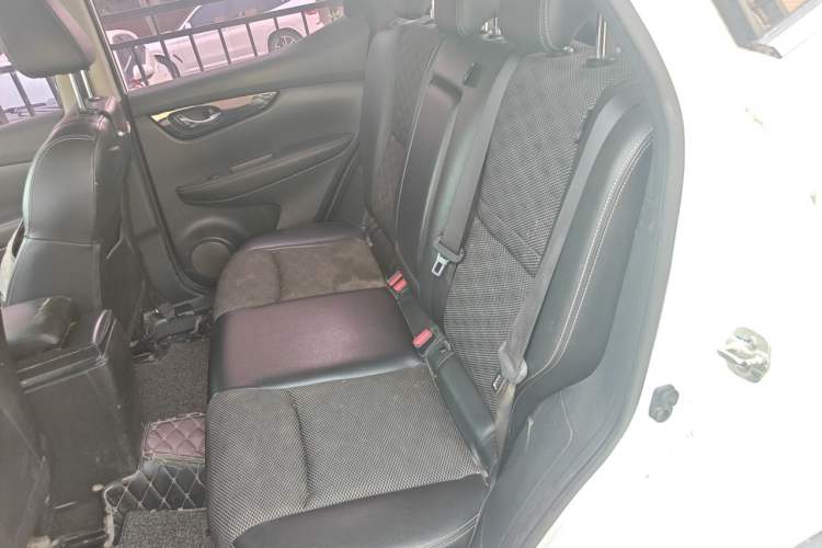 Used Nissan Qashqai 2017 2.0L CVT Smart Enjoyment Version China V Standard Left Rear Seat