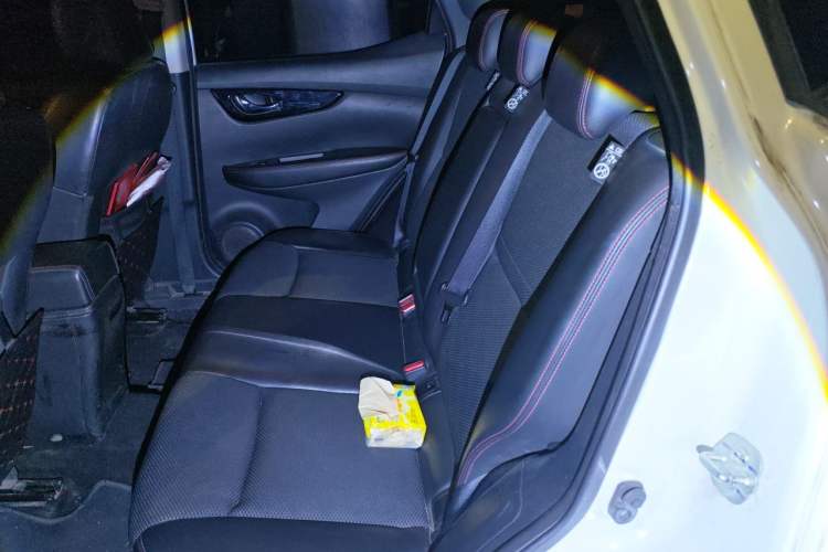 Used Nissan Qashqai 2017 2.0L CVT Smart Enjoyment Version China VI Standard Left Rear Seat