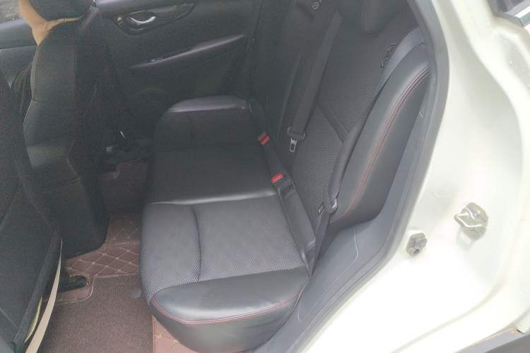 Used Nissan Qashqai 2017 2.0L CVT Smart Enjoyment Version China V Standard Left Rear Seat