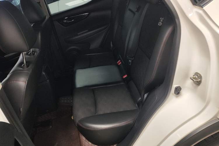 Used Nissan Qashqai 2017 2.0L CVT Luxury Edition China V Standard Left Rear Seat