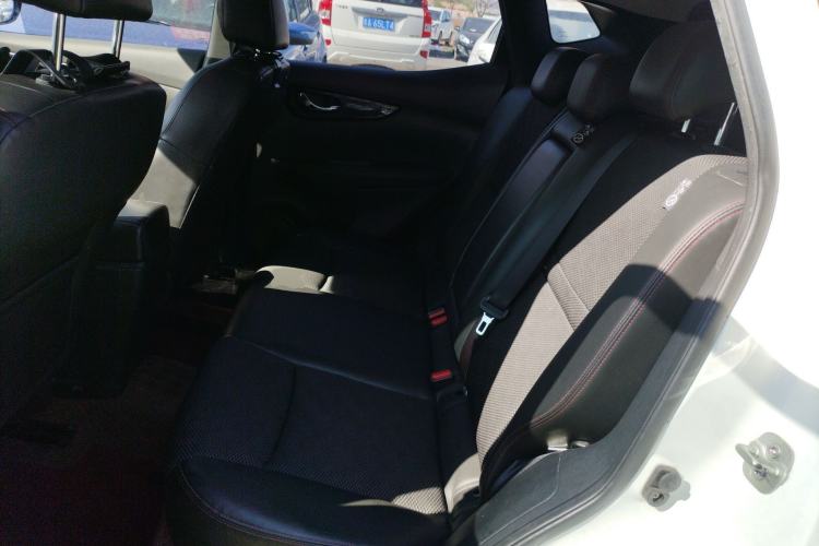 Used Nissan Qashqai 2017 2.0L CVT Smart Enjoyment Version China V Standard Left Rear Seat