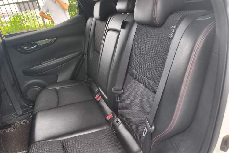 Used Nissan Qashqai 2017 2.0L CVT Luxury Edition China V Standard Left Rear Seat