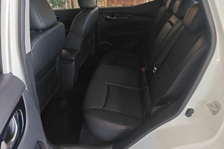 Used Nissan Qashqai 2017 2.0L CVT Smart Enjoyment Version China V Standard Left Rear Seat