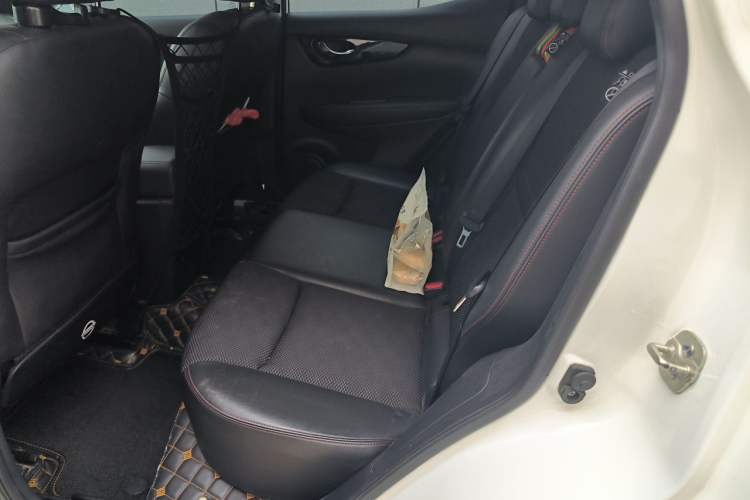 Used Nissan Qashqai 2017 2.0L CVT Smart Enjoyment Version China VI Standard Left Rear Seat
