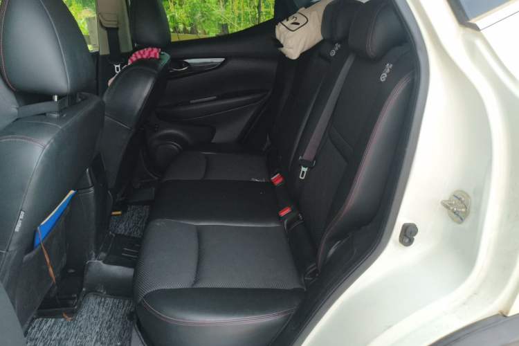 Used Nissan Qashqai 2017 2.0L CVT Smart Enjoyment Version China V Standard Left Rear Seat