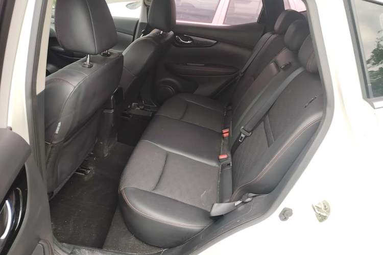 Used Nissan Qashqai 2017 2.0L CVT Smart Enjoyment Version China V Standard Left Rear Seat