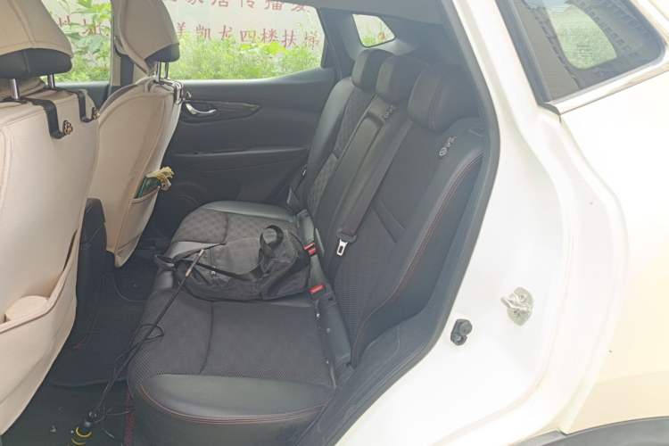 Used Nissan Qashqai 2017 2.0L CVT Smart Enjoyment Version China V Standard Left Rear Seat