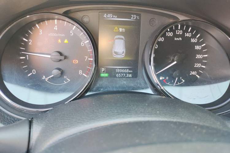 Used Nissan Qashqai 2017 2.0L CVT Smart Enjoyment Version China V Standard Odometer Close Up