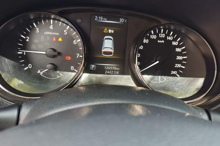 Used Nissan Qashqai 2017 2.0L CVT Luxury Edition China V Standard Odometer Close Up