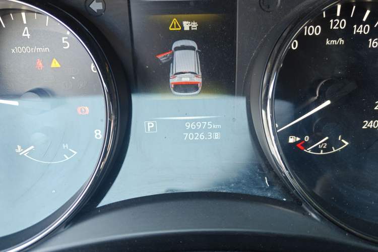 Used Nissan Qashqai 2017 2.0L CVT Smart Enjoyment Version China V Standard Odometer Close Up