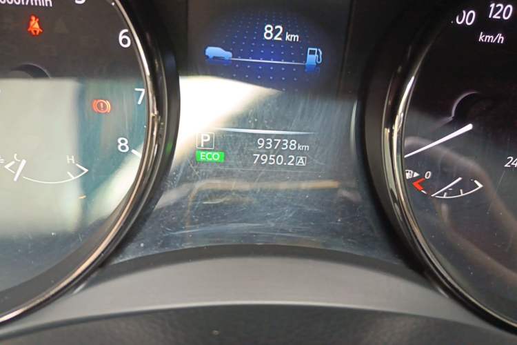 Used Nissan Qashqai 2017 2.0L CVT Smart Enjoyment Version China V Standard Odometer Close Up