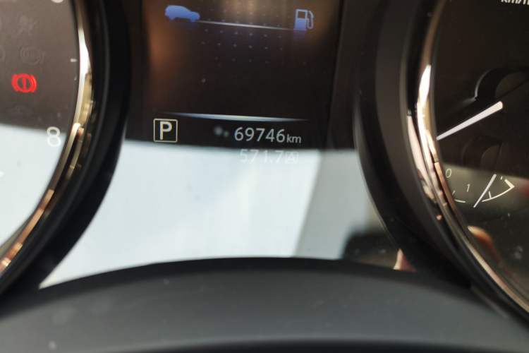 Used Nissan Qashqai 2017 2.0L CVT Elite Edition China V Standard Odometer Close Up