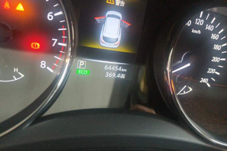 Used Nissan Qashqai 2017 2.0L CVT Elite Edition China V Standard Odometer Close Up