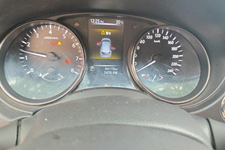 Used Nissan Qashqai 2017 2.0L CVT Luxury Edition China V Standard Odometer Close Up