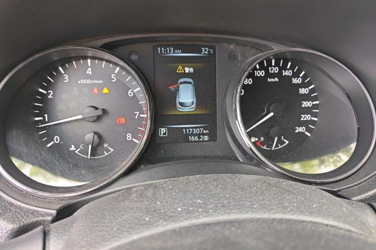 Used Nissan Qashqai 2017 2.0L CVT Elite Edition China V Standard Odometer Close Up