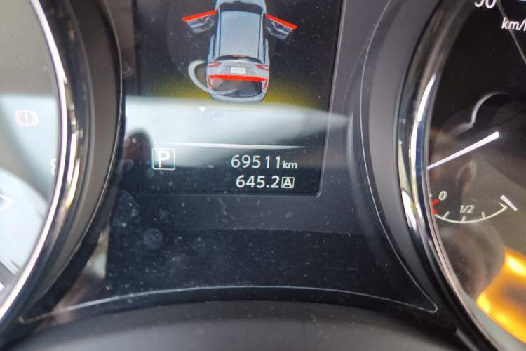 Used Nissan Qashqai 2017 2.0L CVT Smart Enjoyment Version China V Standard Odometer Close Up