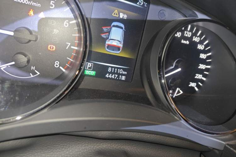 Used Nissan Qashqai 2017 2.0L CVT Smart Enjoyment Version China V Standard Odometer Close Up