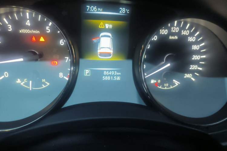 Used Nissan Qashqai 2017 2.0L CVT Luxury Edition China V Standard Odometer Close Up