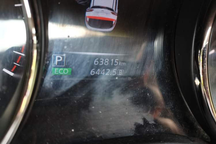 Used Nissan Qashqai 2017 2.0L CVT Luxury Edition China VI Standard Odometer Close Up