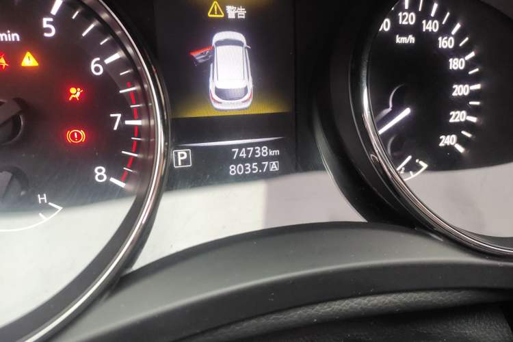 Used Nissan Qashqai 2017 2.0L CVT Smart Enjoyment Version China V Standard Odometer Close Up