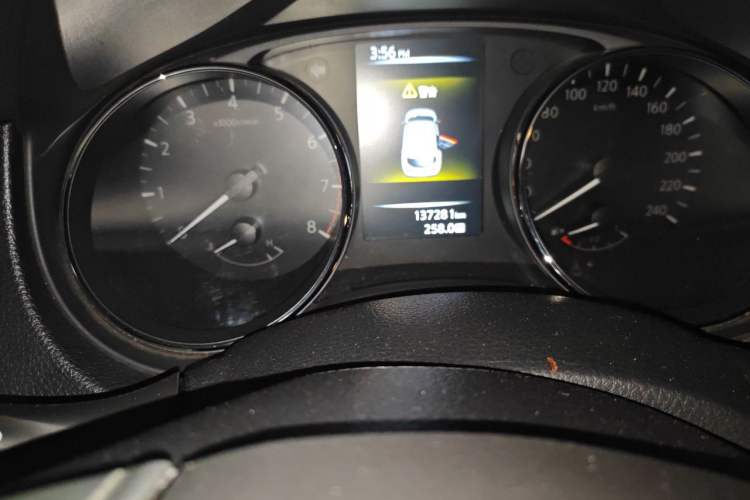 Used Nissan Qashqai 2017 2.0L CVT Elite Edition China V Standard Odometer Close Up