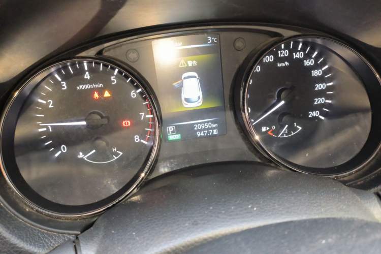 Used Nissan Qashqai 2017 2.0L CVT Elite Edition China V Standard Odometer Close Up