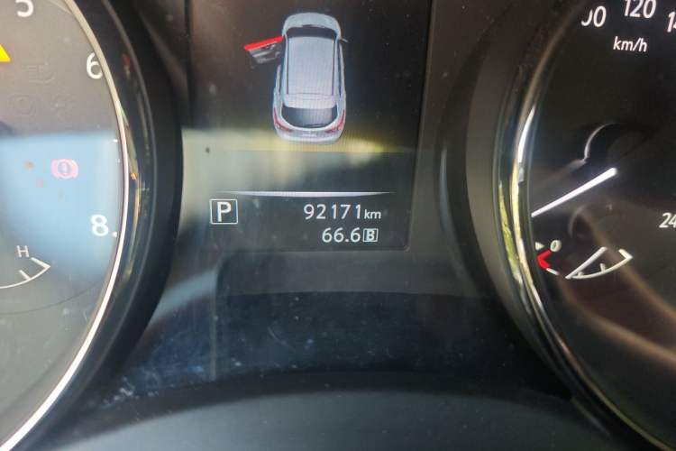 Used Nissan Qashqai 2017 2.0L CVT Smart Enjoyment Version China V Standard Odometer Close Up