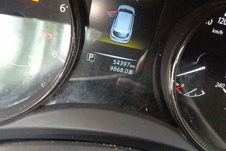Used Nissan Qashqai 2017 2.0L CVT Smart Enjoyment Version China V Standard Odometer Close Up