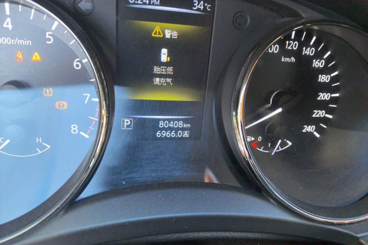 Used Nissan Qashqai 2017 2.0L CVT Luxury Edition China V Standard Odometer Close Up