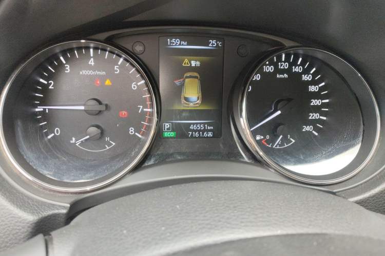Used Nissan Qashqai 2017 2.0L CVT Luxury Edition China V Standard Odometer Close Up