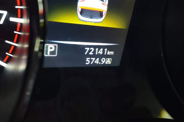 Used Nissan Qashqai 2017 2.0L CVT Luxury Edition China VI Standard Odometer Close Up