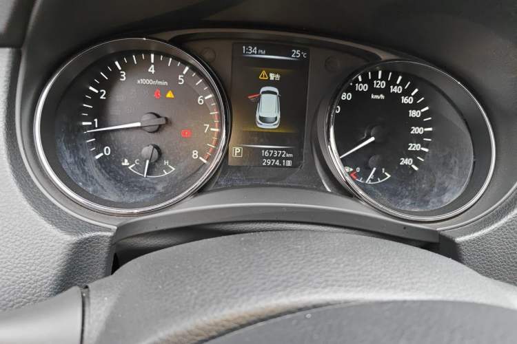 Used Nissan Qashqai 2017 2.0L CVT Smart Enjoyment Version China V Standard Odometer Close Up