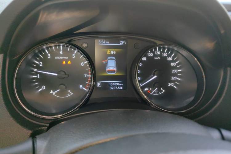 Used Nissan Qashqai 2017 2.0L CVT Smart Enjoyment Version China V Standard Odometer Close Up