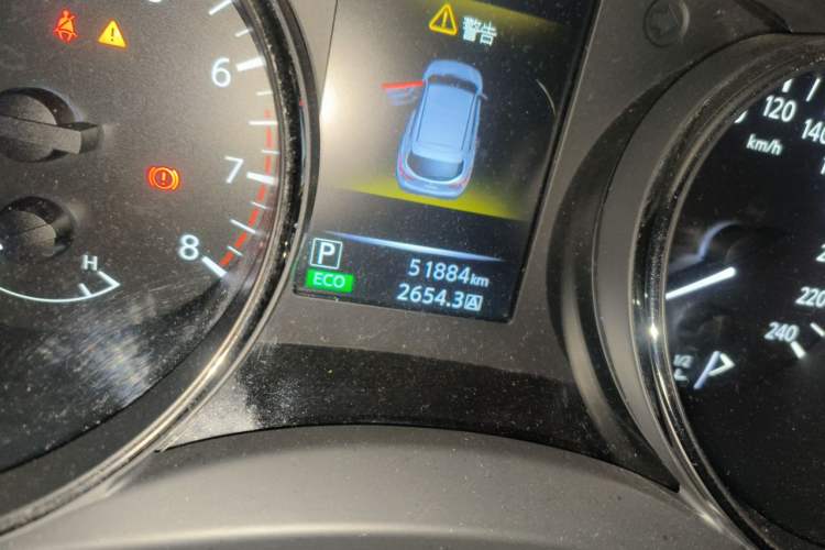Used Nissan Qashqai 2017 2.0L CVT Smart Enjoyment Version China V Standard Odometer Close Up