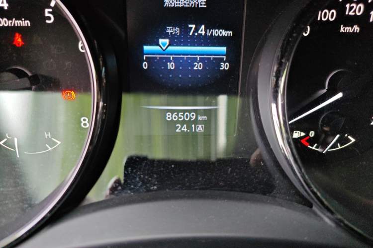 Used Nissan Qashqai 2017 1.2T Manual Fashion Edition Odometer Close Up