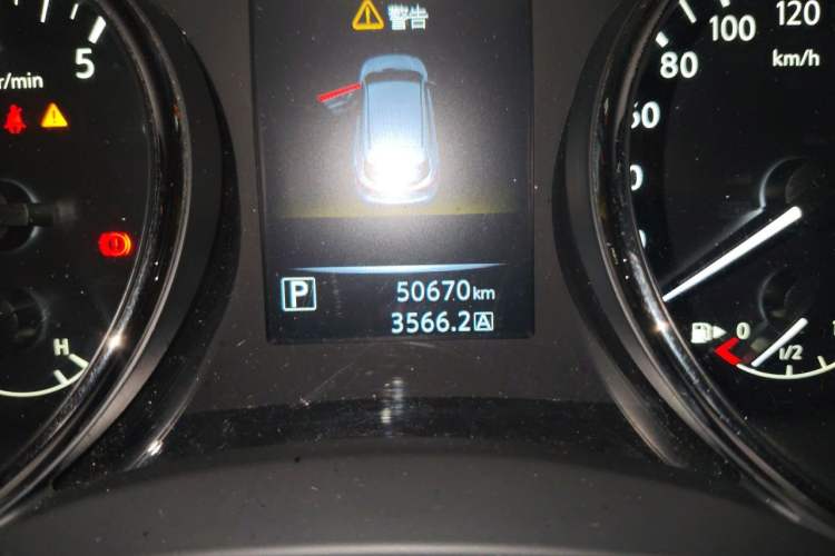 Used Nissan Qashqai 2017 2.0L CVT Smart Enjoyment Version China V Standard Odometer Close Up