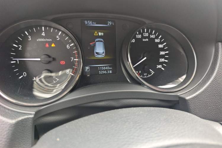 Used Nissan Qashqai 2017 2.0L CVT Elite Edition China V Standard Odometer Close Up