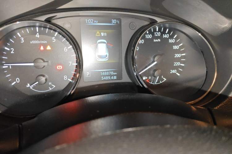 Used Nissan Qashqai 2017 2.0L CVT Smart Enjoyment Version China VI Standard Odometer Close Up