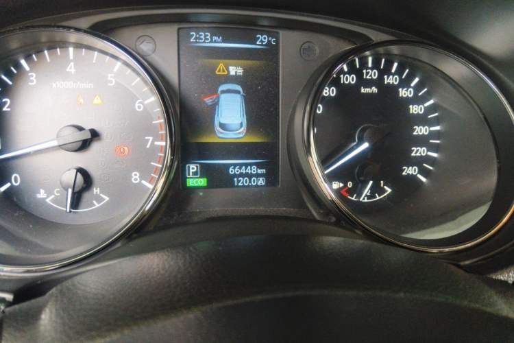 Used Nissan Qashqai 2017 2.0L CVT Smart Enjoyment Version China V Standard Odometer Close Up