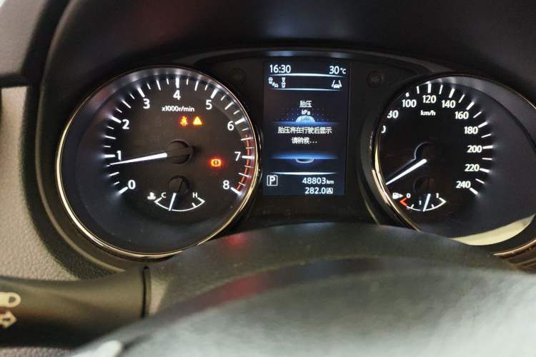 Used Nissan Qashqai 2017 2.0L CVT Flagship Edition China V Standard Odometer Close Up