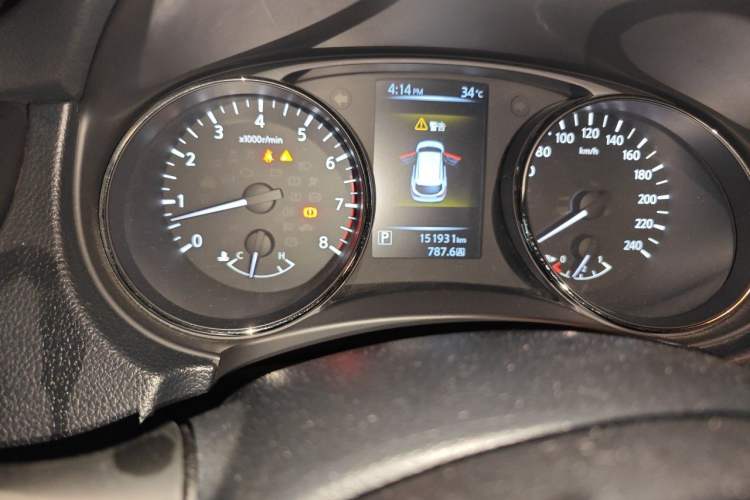 Used Nissan Qashqai 2017 2.0L CVT Luxury Edition China V Standard Odometer Close Up
