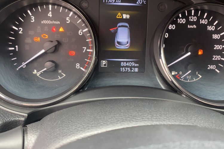 Used Nissan Qashqai 2017 2.0L CVT Elite Edition China V Standard Odometer Close Up