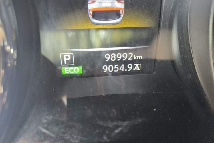 Used Nissan Qashqai 2017 2.0L CVT Elite Edition China V Standard Odometer Close Up
